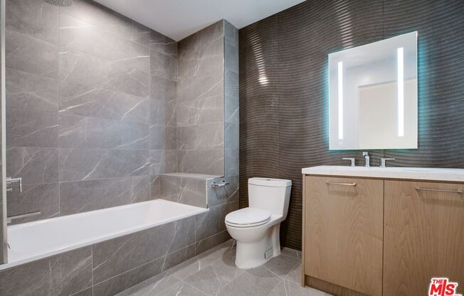 Studio, 1 bath, 492 sqft, $2,350, Unit 2213