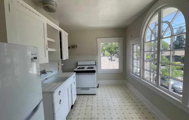 1501 Encinal Avenue