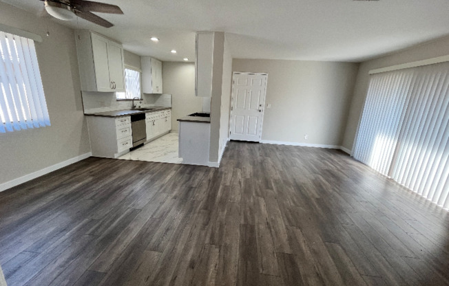 507 E CEDAR AVE
