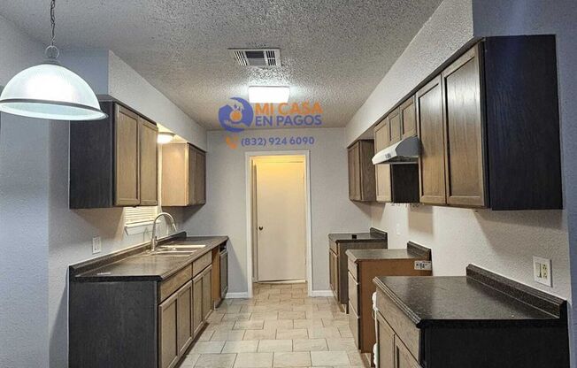 BEAUTIFUL HOME IN LIVINGSTON. MOVE IN READY!.