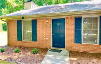 Welcome to this charming 2-bedroom, 2-bathroom home located in the vibrant community of Fayetteville, GA.