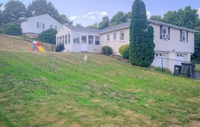 4 PIERSON DR