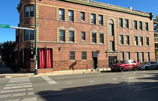 California 953 N / 2759 W Augusta