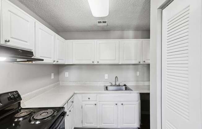 Standford Village Apartments in Norcross, GA Kitchen