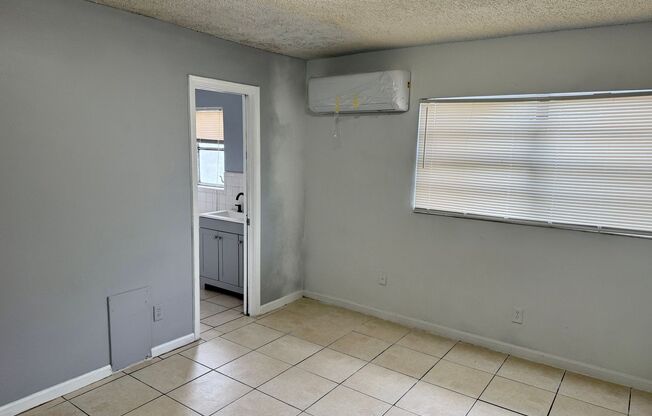 1 bed, 1 bath, $1,350, Unit Unit 7