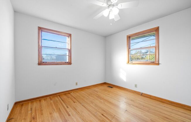 3 beds, 1 bath, $1,195