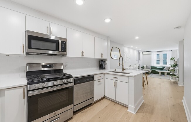 15 CAZENOVE ST