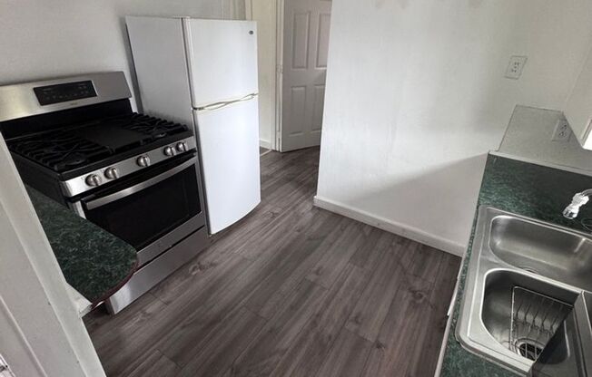 1 bed, 1 bath, $1,525, Unit #C