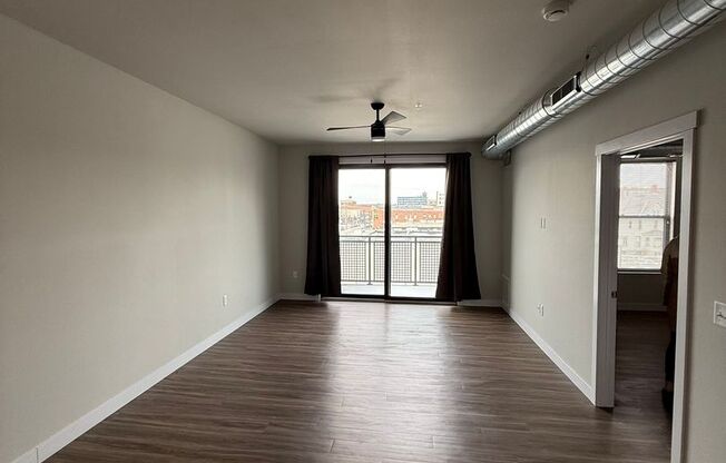 1 bed, 1 bath, 760 sqft, $1,300, Unit 207
