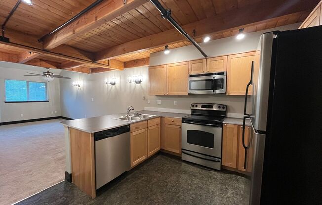 1 bed, 1.5 baths, $1,595