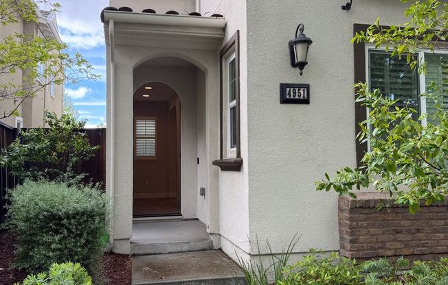 Beautiful Upgraded 4 Bed 3 Bath home in San Ramon Gale Ranch