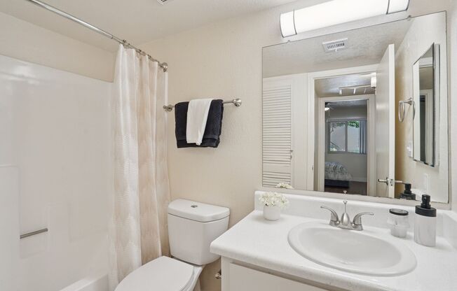 2 beds, 2 baths, 808 sqft, $1,294, Unit 1116