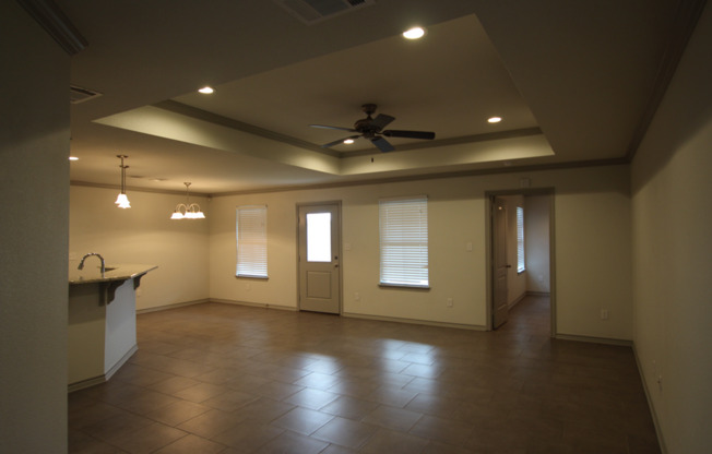 Beautiful 3 Bedroom 2 Bathroom Townhouse in South Tyler!
