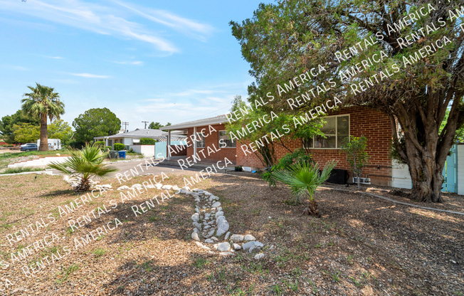 2212 E La Mirada St