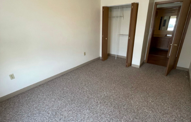 2 beds, 1 bath, 1,000 sqft, $1,000, Unit TE218X-104