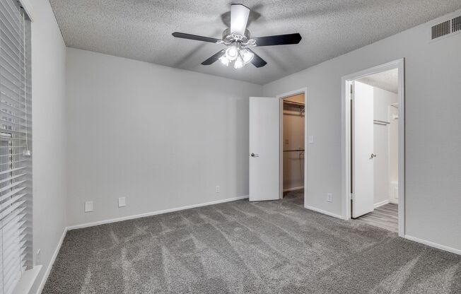 2 beds, 2 baths, 875 sqft, $1,300, Unit 205