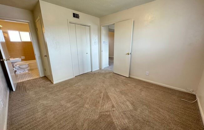 2 beds, 1 bath, $650, Unit Unit E