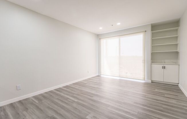 1 bed, 1 bath, 705 sqft, $2,548, Unit 322