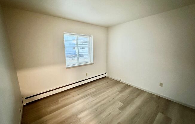 2 beds, 1 bath, $1,295, Unit 114