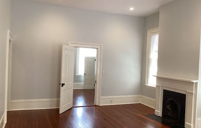 1 bed, 1 bath, 1,200 sqft, $2,500, Unit Parlor Floor