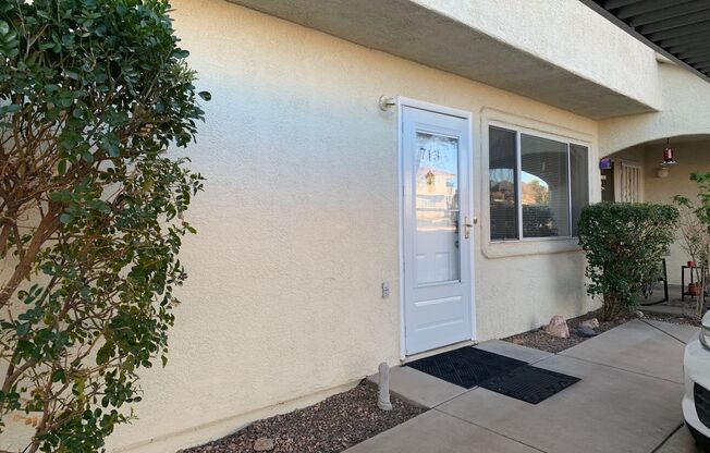 1 Bedroom downstairs unit Henderson community with community pool