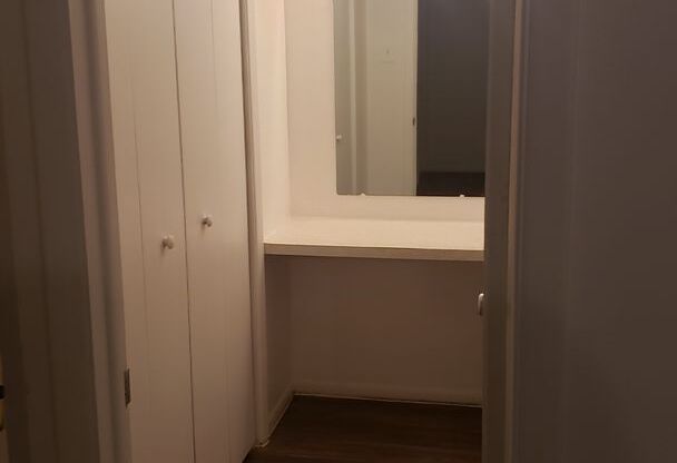Studio, 1 bath, 450 sqft, $900, Unit 306