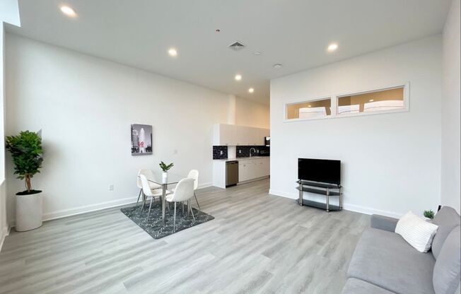 1 bed, 1 bath, 546 sqft, $1,195, Unit Unit 34