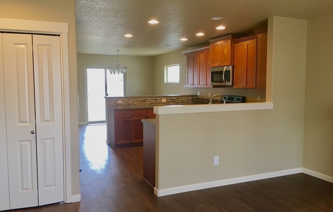 Newer 3BD Ranch Home in Desirable Battle Ground Location!
