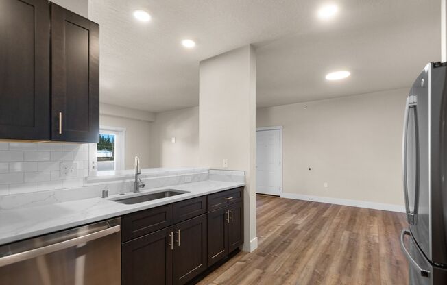 3 beds, 2 baths, 1,511 sqft, $1,995, Unit J-404