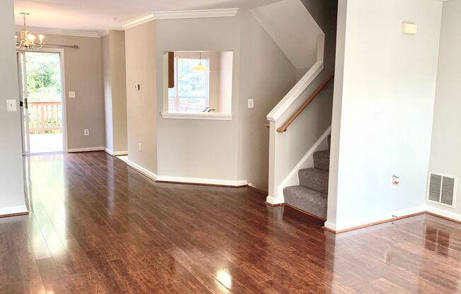 Gorgeous 3bd 2.5bth updated townhouse in Odenton.