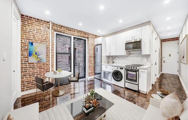 228 8 AVE