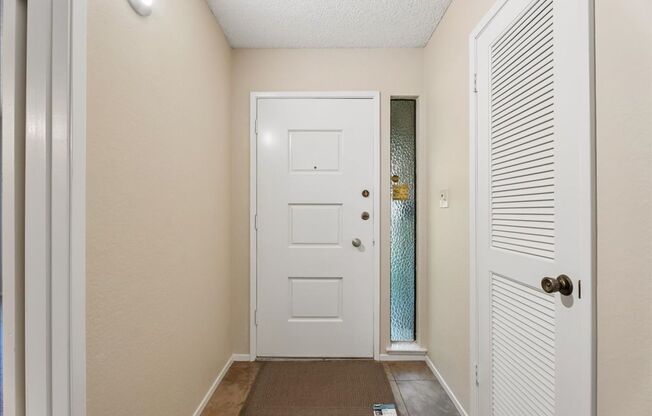 2489 / 2491 American River Dr