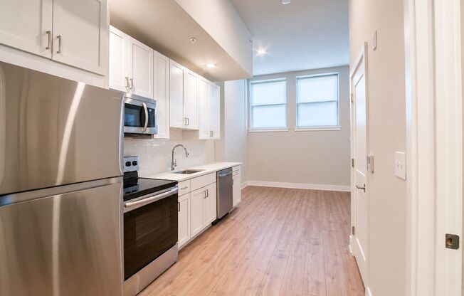 Studio, 1 bath, 370 sqft, $1,118, Unit 004