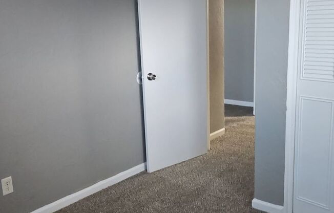 2 beds, 1 bath, 750 sqft, $1,020, Unit B07 1060 01