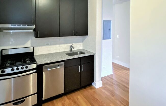 2 beds, 1 bath, 835 sqft, $2,750, Unit 617-A3
