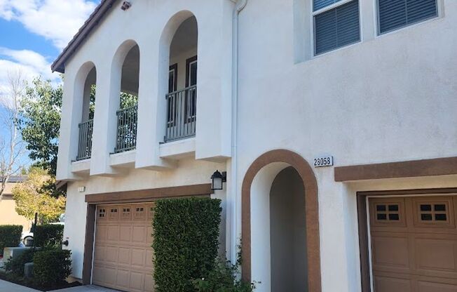 Gorgeous Temecula Townhome with 2 Car Garage and Solar!