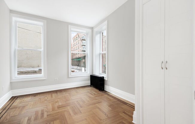 389 7 AVE