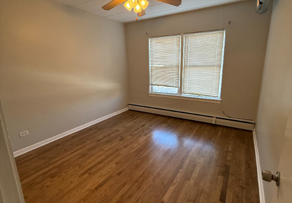 7437 W IRVING PARK RD