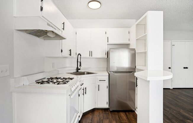 Studio, 1 bath, 495 sqft, $1,325, Unit 107