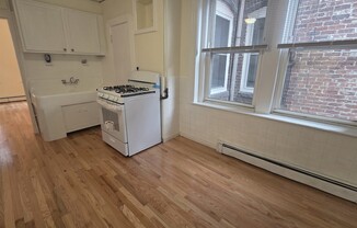 1 bed, 1 bath, 600 sqft, $2,350, Unit 2