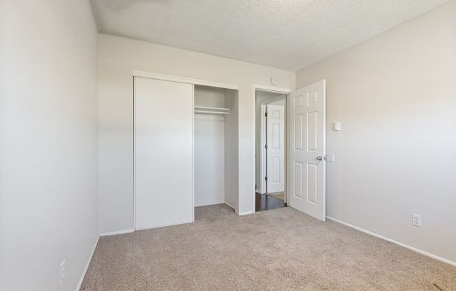 2 beds, 1 bath, 864 sqft, $1,349, Unit #30