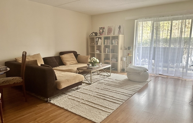 50 56 BROADLAWN PARK