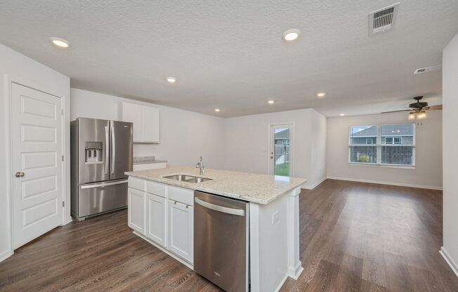 All-brick 4 Bedroom South of I-10!