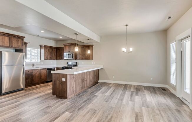 3 beds, 2.5 baths, $2,200