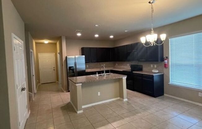 4 beds, 2.5 baths, $1,875