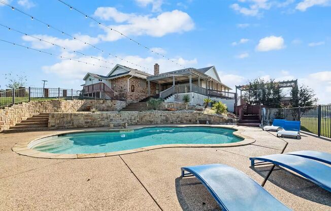 Alvarado Ranch W/ Private Pool & Fenced-In Longhorns