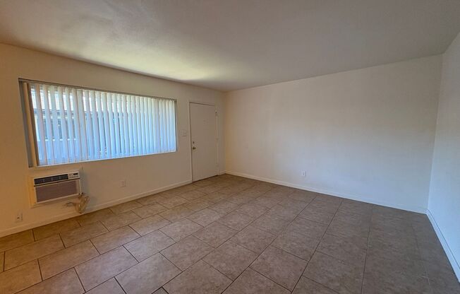 2 beds, 1 bath, 850 sqft, $2,425, Unit 4592.5