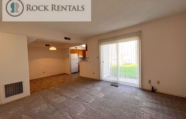 2 beds, 1.5 baths, $859, Unit Apt 3