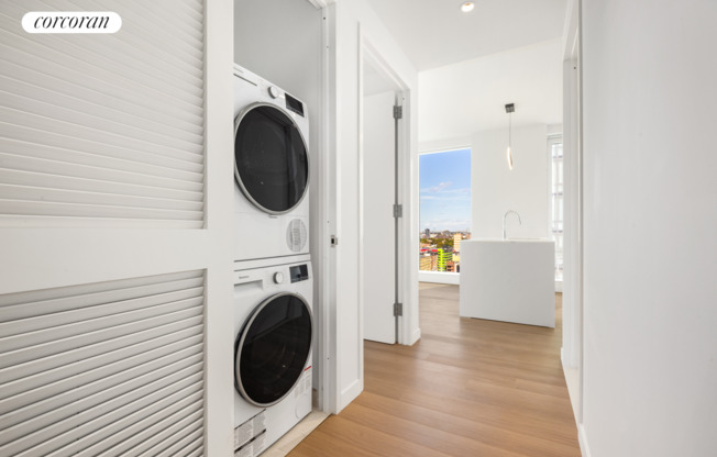 2 beds, 1 bath, $3,965, Unit 21D