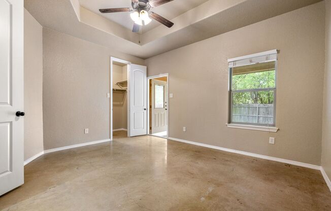 AVAILABLE NOW! 3 BEDROOM DUPLEX LOCATED IN NEW BRAUNFELS, TEXAS!